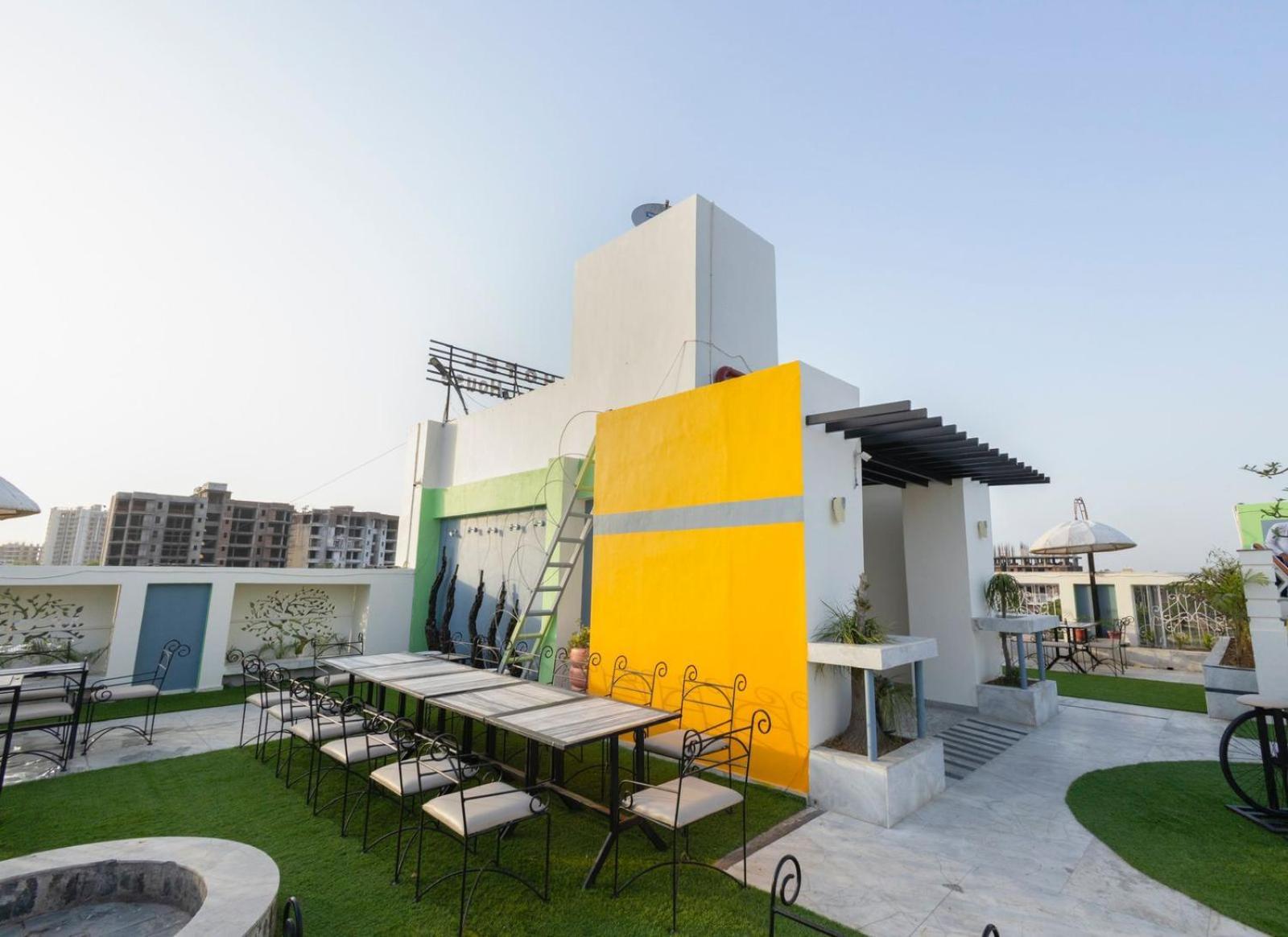 Hotel Sahibs Lighthouse - Swimming Pool Agra  Extérieur photo